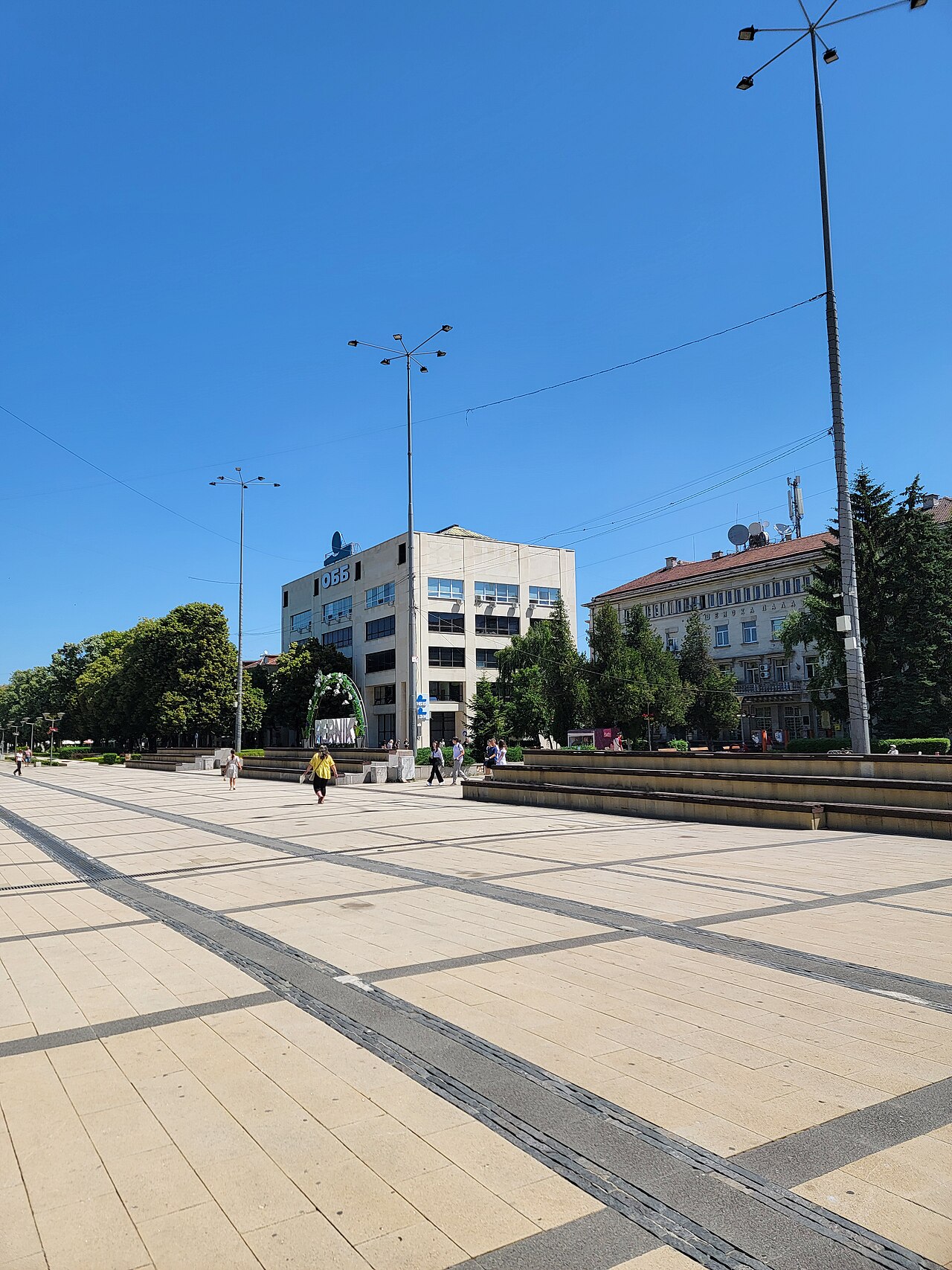Централен площад, Перник